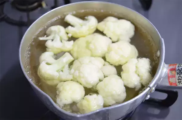 「【カリフラワーレシピの幅広げよ♪】初挑戦！「フライ」「甘酢漬け」「グラタン」作ってみた！【農家オススメ】」の画像