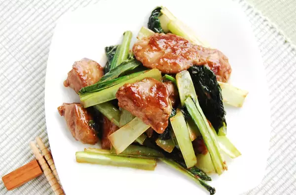 「【疲れ目はレバーで労われ！】簡単血抜きで初心者も◎「鶏レバーと小松菜の炒め物」作ってみた♪ふくふく食感♡」の画像