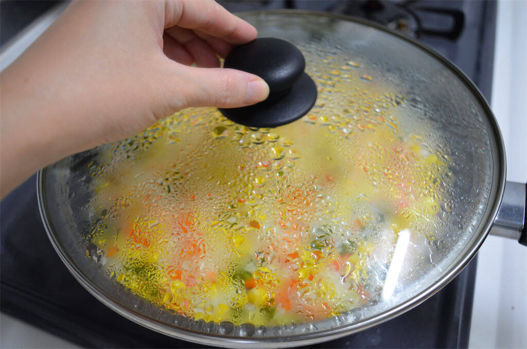 【コーンが主役】プチっと食感弾ける♪甘うまな「エビパエリア」作ってみた！おこげが香ばしくて口福♡