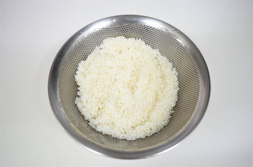 【コーンが主役】プチっと食感弾ける♪甘うまな「エビパエリア」作ってみた！おこげが香ばしくて口福♡