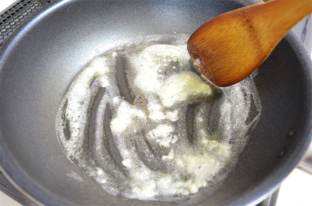 【コーンが主役】プチっと食感弾ける♪甘うまな「エビパエリア」作ってみた！おこげが香ばしくて口福♡
