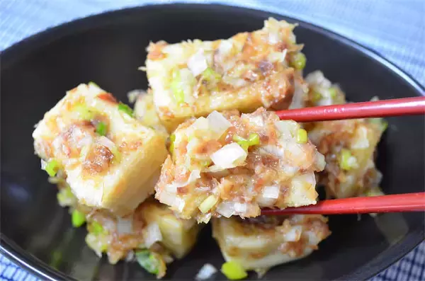 【高野豆腐を揚げると…】極上のトロ～リ食感に♪農家直伝「揚げ出し豆腐風のねぎ味噌和え」作ってみた！