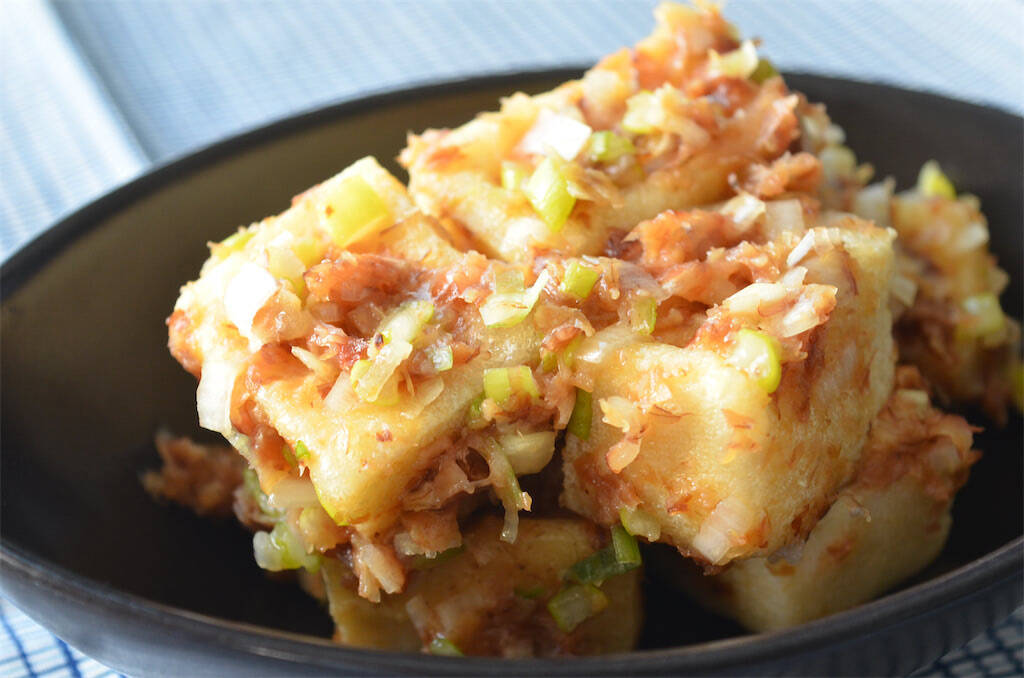【高野豆腐を揚げると…】極上のトロ～リ食感に♪農家直伝「揚げ出し豆腐風のねぎ味噌和え」作ってみた！