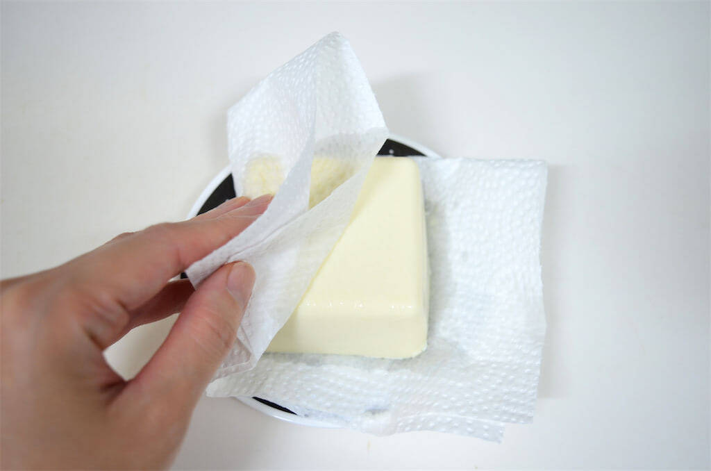 【スナック菓子を衣に!?】ドリトス砕いてクリスピーな「チキンナゲット」作ってみた！ザクザクの後に神ふわ食感♪