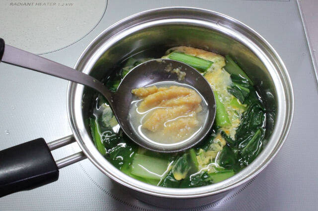【最強の腸活みそ汁】納豆・キムチ投入で「トリプル発酵みそ汁」作ってみた！まるでキムチ鍋な満足度♪