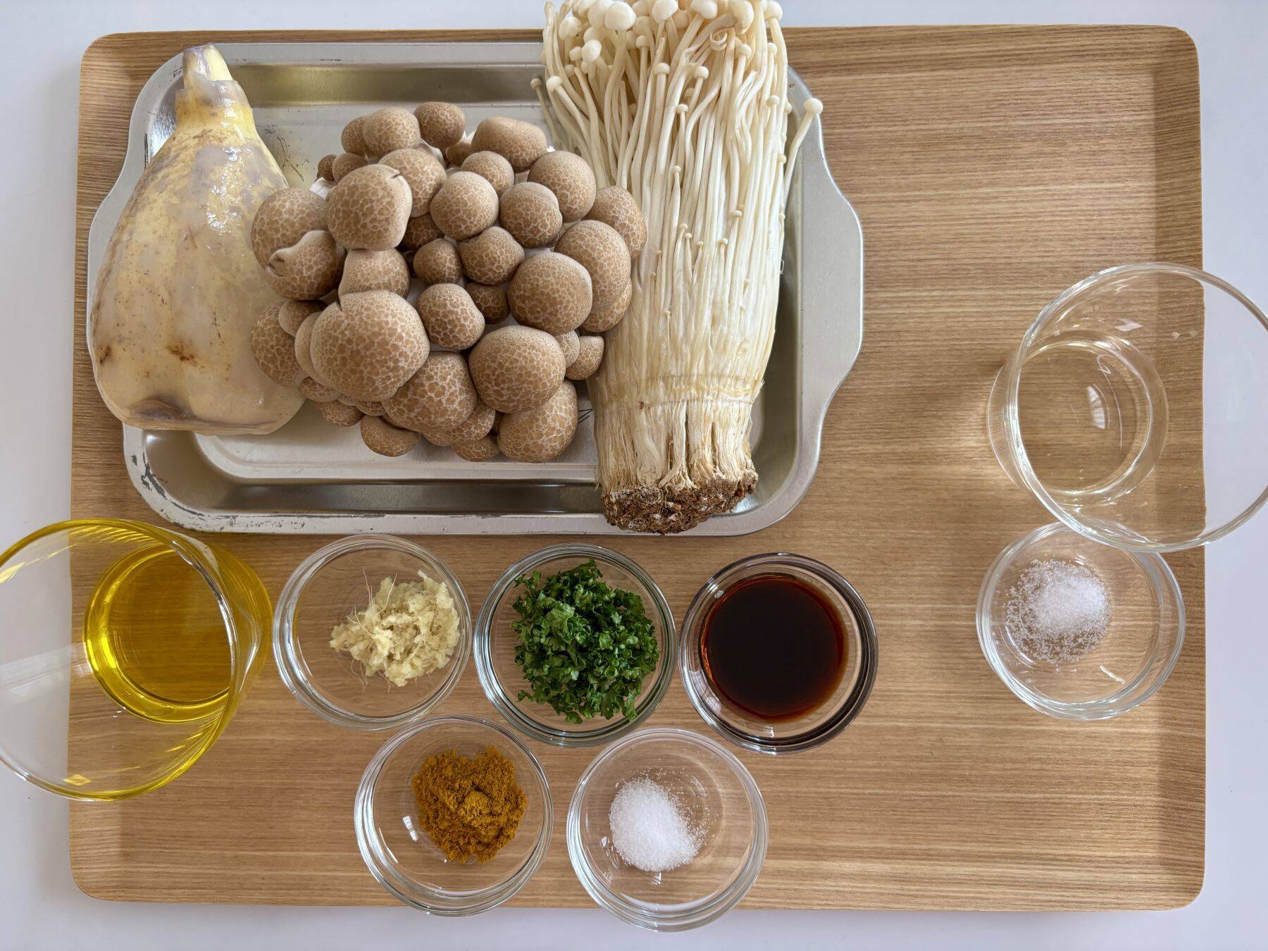 【えっ、煮物にしないの!?】きのこ×れんこんの和風コンビが「カレーマリネ」に大変身！シャキうま新感覚♡