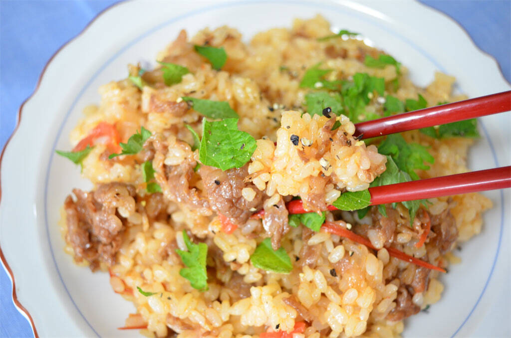 【高級牛をご飯に混ぜる発想】「牛肉とトマトの混ぜご飯」作ってみた！トマトの酸味が絶妙～♪【農家直伝】