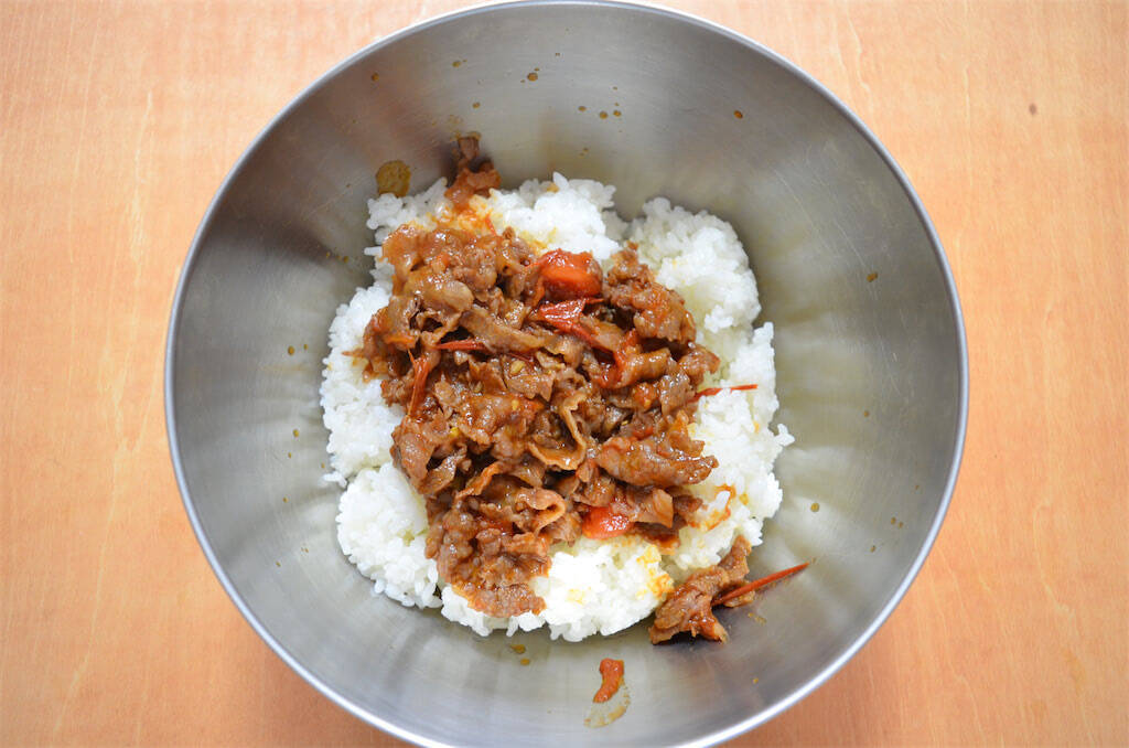 【高級牛をご飯に混ぜる発想】「牛肉とトマトの混ぜご飯」作ってみた！トマトの酸味が絶妙～♪【農家直伝】
