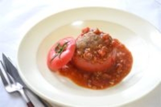 【トマトから肉汁あふれる！】農家激推しのごちそう「トマトの肉詰め」作ってみた！みそ味が大正解なの♪