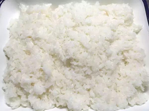 「【絶品！郷土メシ】三重の漁師メシ「てこねずし」作ったら…衝撃的に旨し！カツオを切って漬けて乗せるだけ」の画像