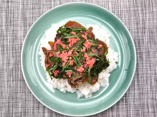 「【絶品！郷土メシ】三重の漁師メシ「てこねずし」作ったら…衝撃的に旨し！カツオを切って漬けて乗せるだけ」の画像