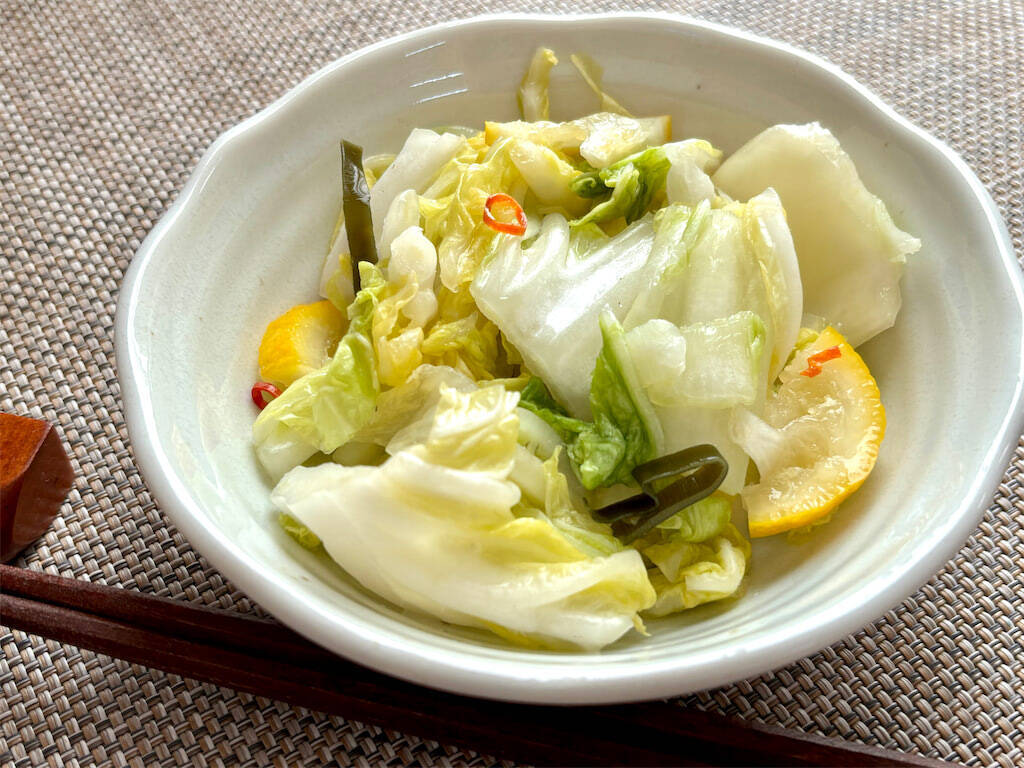 【冷蔵庫普及前のガチ保存食】昭和27年のレシピで「白菜漬け」仕込んでみた！塩味しっかり甘みもジュワッと♡
