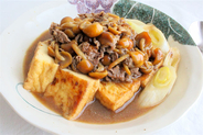 【馬場流の肉豆腐】「豆腐は厚揚げ採用」「なめこのぬめりで味絡める」 想定外な食材使いで味シミ優勝！