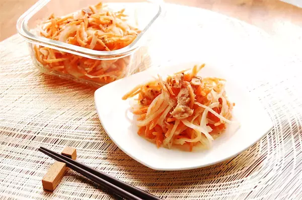 「【加熱不要のおてがる副菜】彩り華やか「ツナとにんじんのラペ」は超簡単♪シャキシャキ爽やかでコクもある♡」の画像