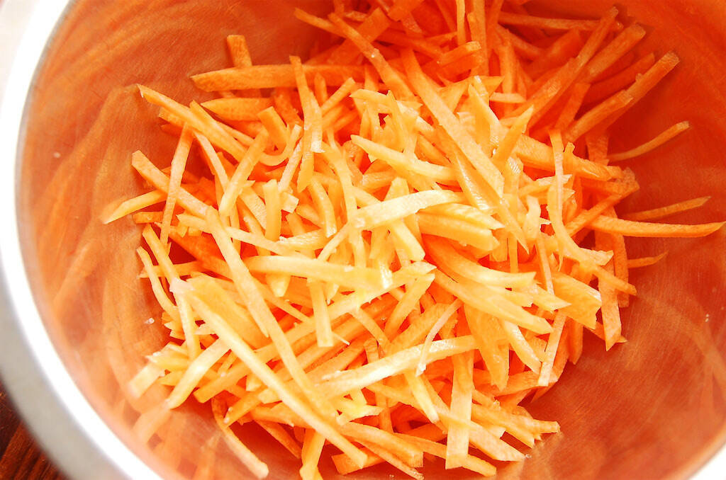 【加熱不要のおてがる副菜】彩り華やか「ツナとにんじんのラペ」は超簡単♪シャキシャキ爽やかでコクもある♡