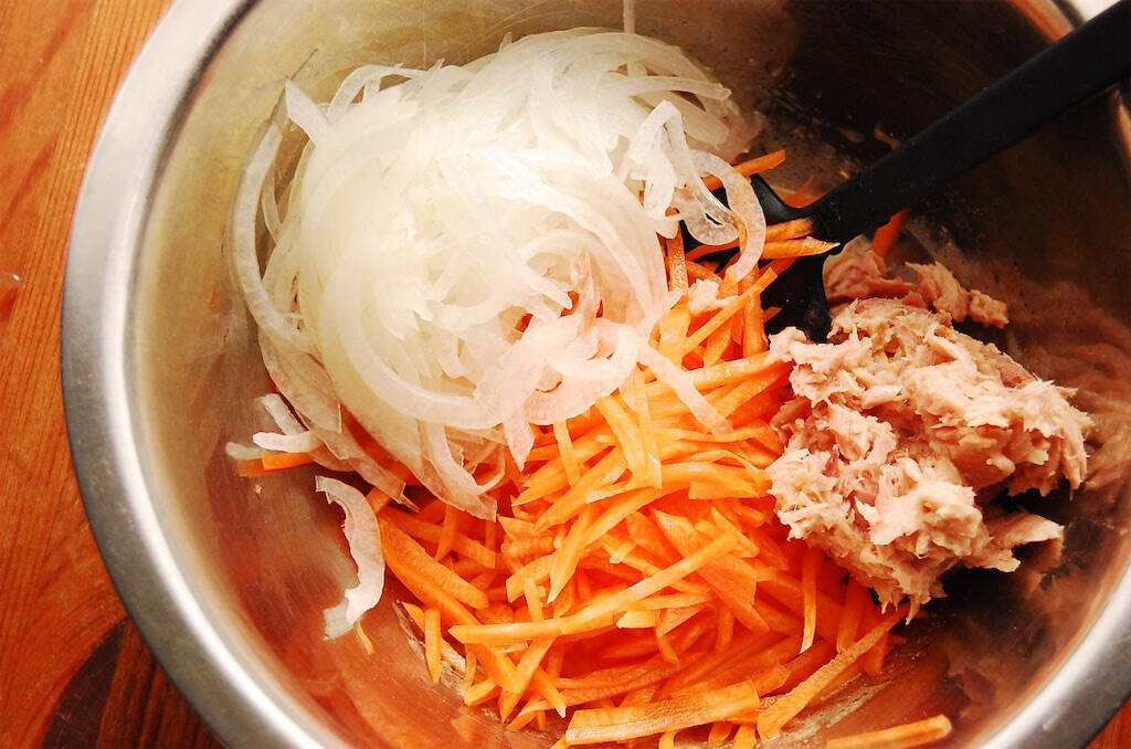【加熱不要のおてがる副菜】彩り華やか「ツナとにんじんのラペ」は超簡単♪シャキシャキ爽やかでコクもある♡