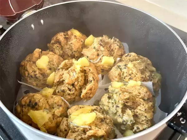 「【戦時中の主婦が太鼓判】昭和17年の「栄養パン」作ってみた！焼き芋に青のりが美味♪【まさに生活の知恵】」の画像