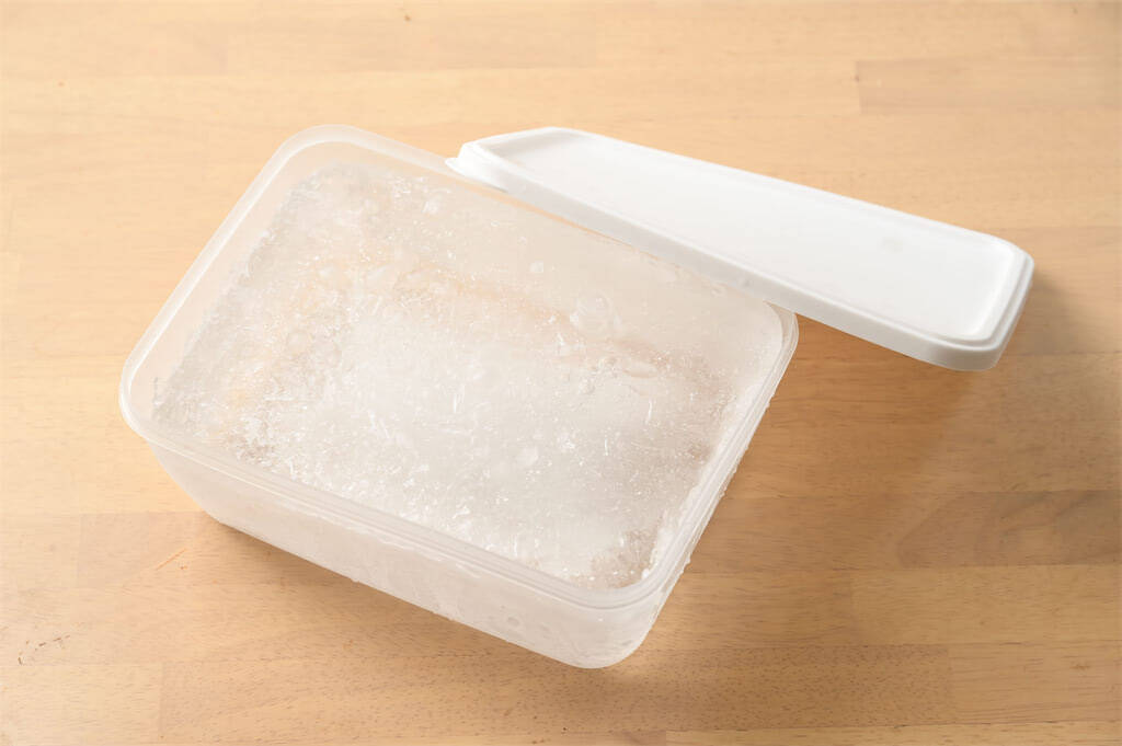 【冷凍室はぎゅうぎゅうが正解】「10割収納」で冷却効率UP！立てる収納で食品ロス防げ～【収納のプロのワザ】