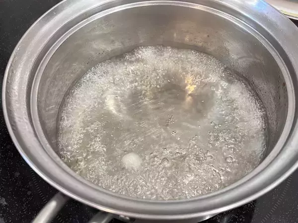 「【シン・TKG】卵黄をヅケにするの～♡究極の卵かけご飯「地雷めし」がウマ過ぎて1週間食べ続けた件」の画像