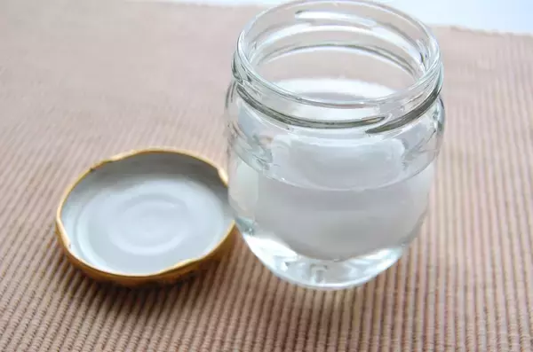 「【殻剥きの裏ワザ】ゆで卵の「殻を簡単に剥く方法」を試してみた♪茹で方は関係ナシ！え、振れば良い⁉」の画像