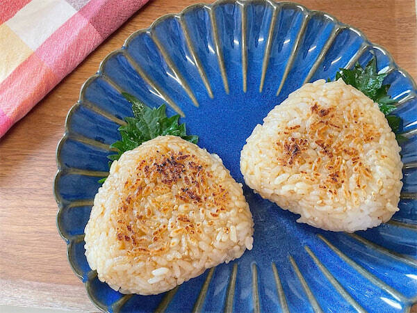 驚異の1 7万いいね を叩き出した 焼肉のタレで最強になってしまった焼きおにぎり のお味はいかに 22年3月6日 エキサイトニュース