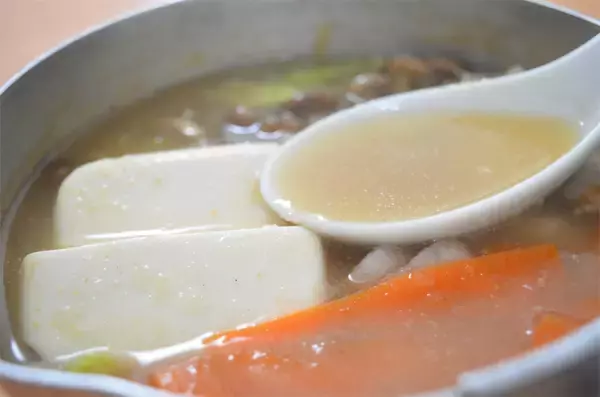 「【自宅で火鍋に挑戦！】計量カップ不要♪キッコーマンの鍋つゆ「芯からぽっと」を実食！体の芯までアツくなる♡」の画像