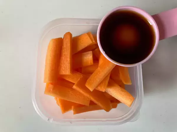 「【あと1品ほしいとき】にんじん1本で…レンチン副菜3選！「切り方」「味変」ワザで嫌いの子もパクパク確定～」の画像