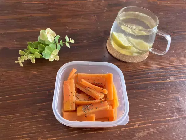 「【あと1品ほしいとき】にんじん1本で…レンチン副菜3選！「切り方」「味変」ワザで嫌いの子もパクパク確定～」の画像