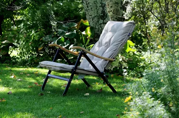 「【アウトドア新ブーム】座ればそこがベストプレイス！「チェアリング」初心者におすすめの折りたたみチェア5選」の画像