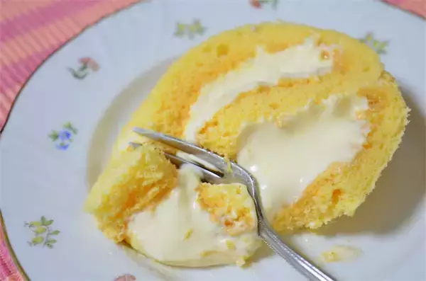 異次元のトロトロ感♡「飲めるロールケーキ」作ってみた！生地＆クリームに米粉インでふっわふわ【農家直伝】