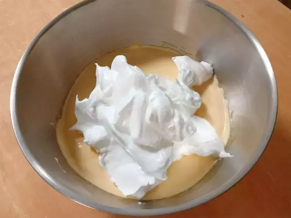 「異次元のトロトロ感♡「飲めるロールケーキ」作ってみた！生地＆クリームに米粉インでふっわふわ【農家直伝】」の画像