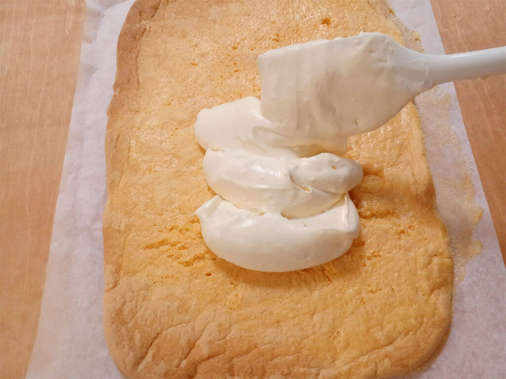 異次元のトロトロ感♡「飲めるロールケーキ」作ってみた！生地＆クリームに米粉インでふっわふわ【農家直伝】