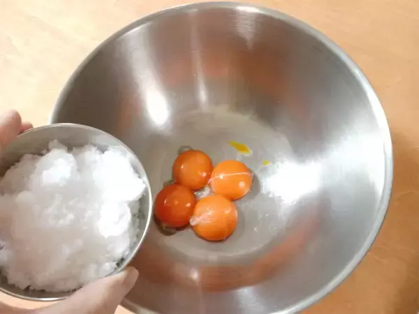 「異次元のトロトロ感♡「飲めるロールケーキ」作ってみた！生地＆クリームに米粉インでふっわふわ【農家直伝】」の画像