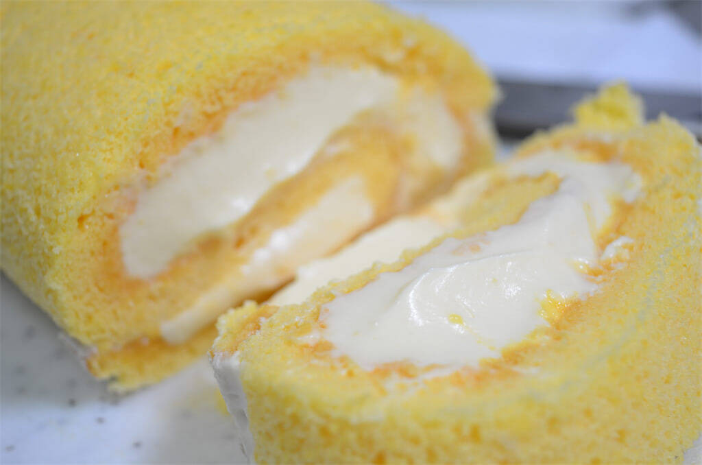 異次元のトロトロ感♡「飲めるロールケーキ」作ってみた！生地＆クリームに米粉インでふっわふわ【農家直伝】