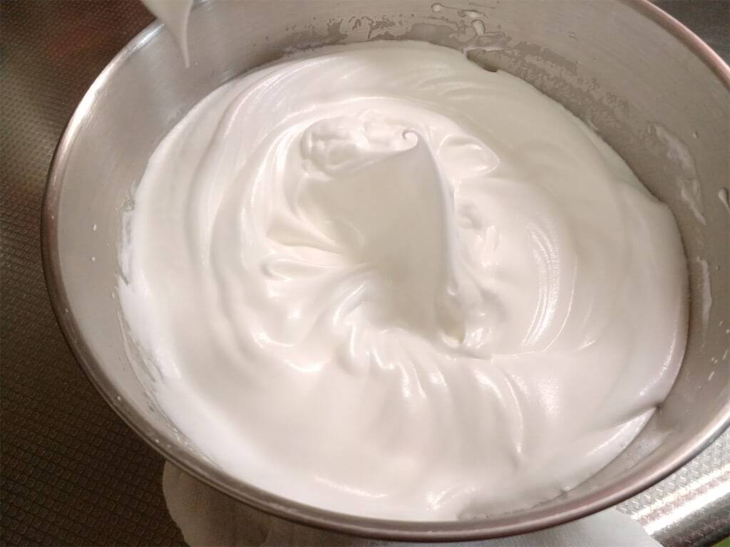 異次元のトロトロ感♡「飲めるロールケーキ」作ってみた！生地＆クリームに米粉インでふっわふわ【農家直伝】