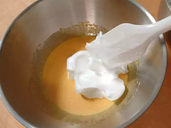 「異次元のトロトロ感♡「飲めるロールケーキ」作ってみた！生地＆クリームに米粉インでふっわふわ【農家直伝】」の画像