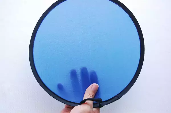 「【ダイソー】コレな～んだ？ヒントは「夏に必携」「暑さ対策」「ちょっとアナログ」です♪ポケットに入るのがいい」の画像