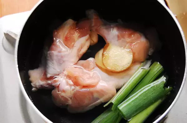 「【時短サムゲタン】香味野菜トリオで血行巡る「サムゲタン風鶏手羽のスープ煮」作ってみた！お肉ホロホロ♡」の画像