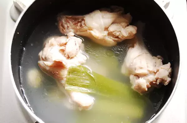 「【時短サムゲタン】香味野菜トリオで血行巡る「サムゲタン風鶏手羽のスープ煮」作ってみた！お肉ホロホロ♡」の画像