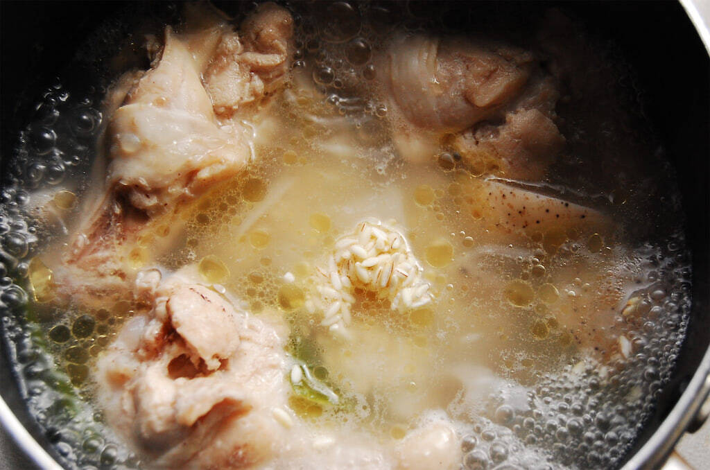 【時短サムゲタン】香味野菜トリオで血行巡る「サムゲタン風鶏手羽のスープ煮」作ってみた！お肉ホロホロ♡