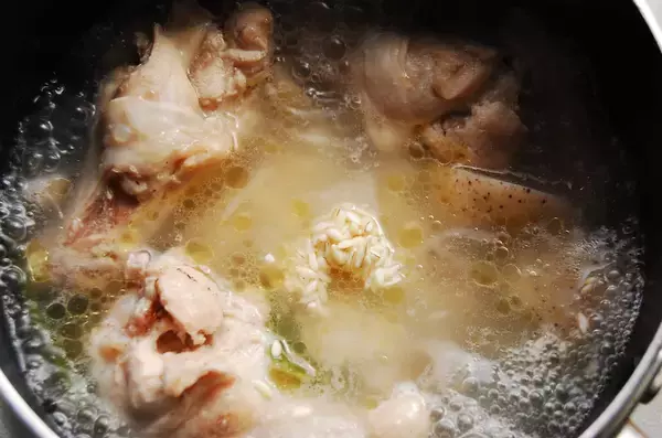 「【時短サムゲタン】香味野菜トリオで血行巡る「サムゲタン風鶏手羽のスープ煮」作ってみた！お肉ホロホロ♡」の画像