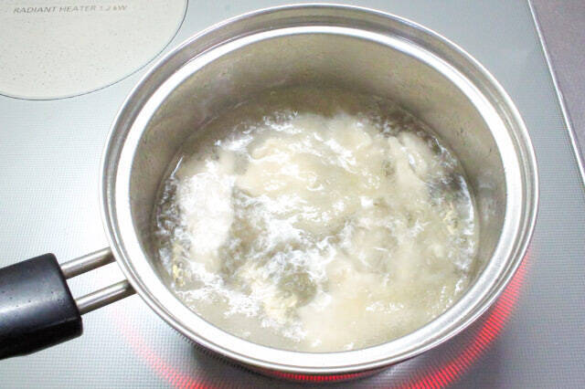 【しんどい日は「鶏むね」に頼って！】お肉と菜っ葉たっぷりの「お鍋みたいなみそ汁」で元気とり戻してみた♡