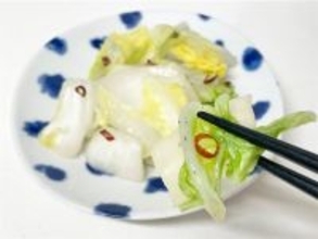 リュウジさんのおばあちゃん直伝！塩と昆布で作る「至高の白菜漬け」に挑戦♪田舎チックな漬物にほっこり！旨味たっぷり♡