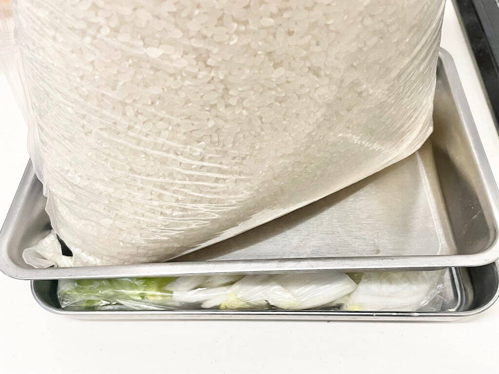 リュウジさんのおばあちゃん直伝！塩と昆布で作る「至高の白菜漬け」に挑戦♪田舎チックな漬物にほっこり！旨味たっぷり♡