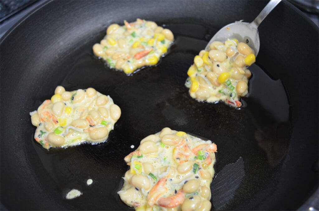 たんぱく質ギッシリな「大豆のお好み焼き風」作ってみた！なぜかギョニソ風味!?罪悪感低め♡【農家直伝】