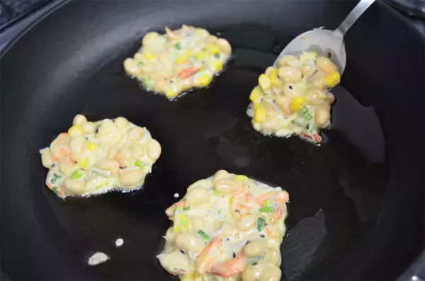 「たんぱく質ギッシリな「大豆のお好み焼き風」作ってみた！なぜかギョニソ風味!?罪悪感低め♡【農家直伝】」の画像