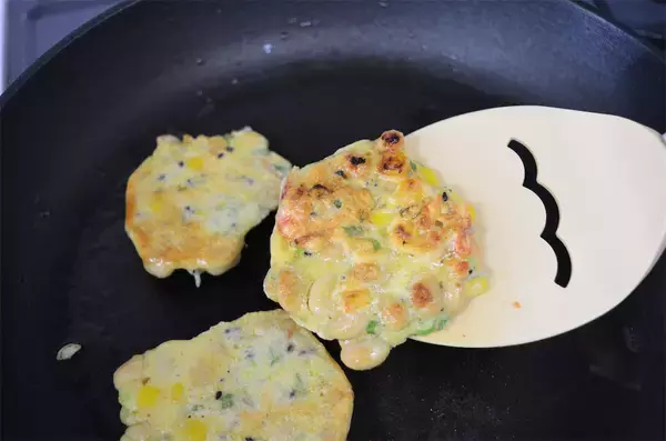 「たんぱく質ギッシリな「大豆のお好み焼き風」作ってみた！なぜかギョニソ風味!?罪悪感低め♡【農家直伝】」の画像