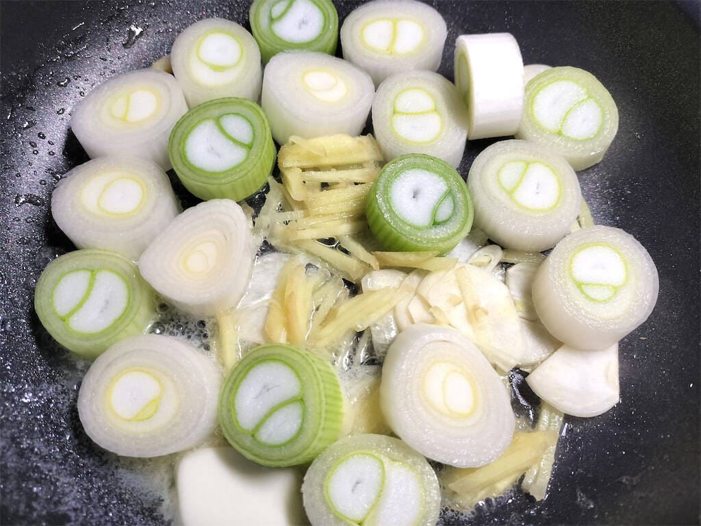 【板前のまかないカレー】カキフライが乗ってるのと違う！牡蠣のルウな「牡蠣とほうれん草のカレー」作ろう