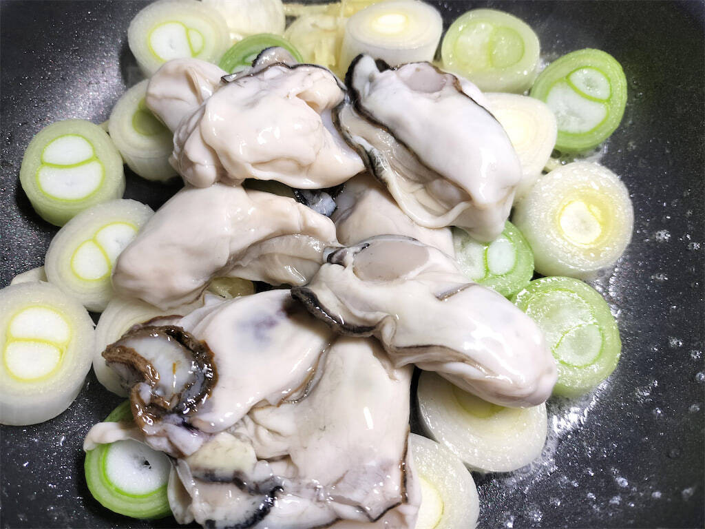 【板前のまかないカレー】カキフライが乗ってるのと違う！牡蠣のルウな「牡蠣とほうれん草のカレー」作ろう