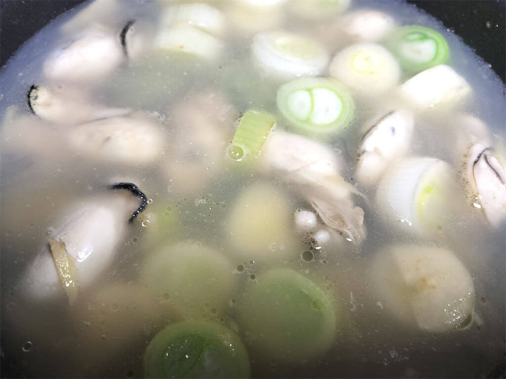 【板前のまかないカレー】カキフライが乗ってるのと違う！牡蠣のルウな「牡蠣とほうれん草のカレー」作ろう